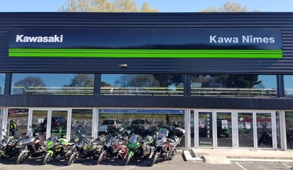 Magasin pour essayer et acheter une moto dans le sud de France : centre d'essai de qualité chez Kawasaki Nîmes
